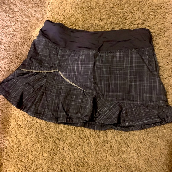 lululemon athletica Dresses & Skirts - Lululemon tennis skirt size 4